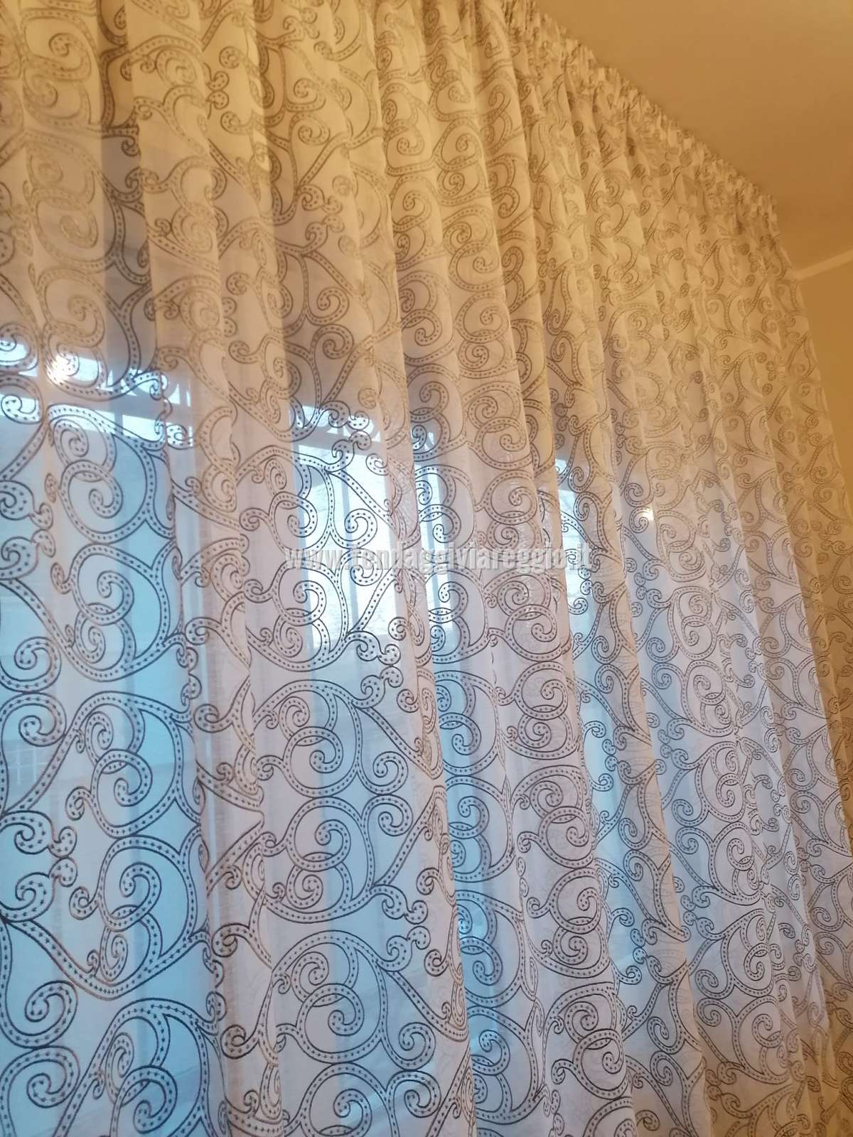Tenda ricamata modello ARABESQUE