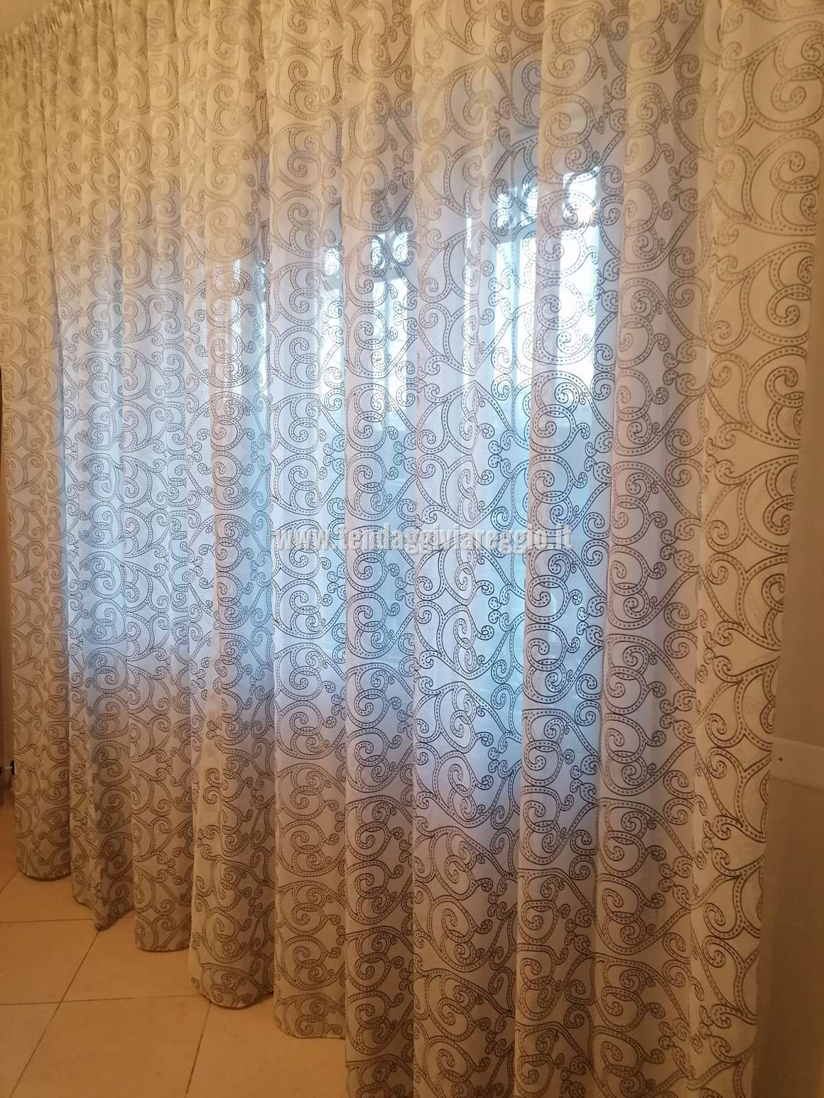 Tenda ricamata modello ARABESQUE