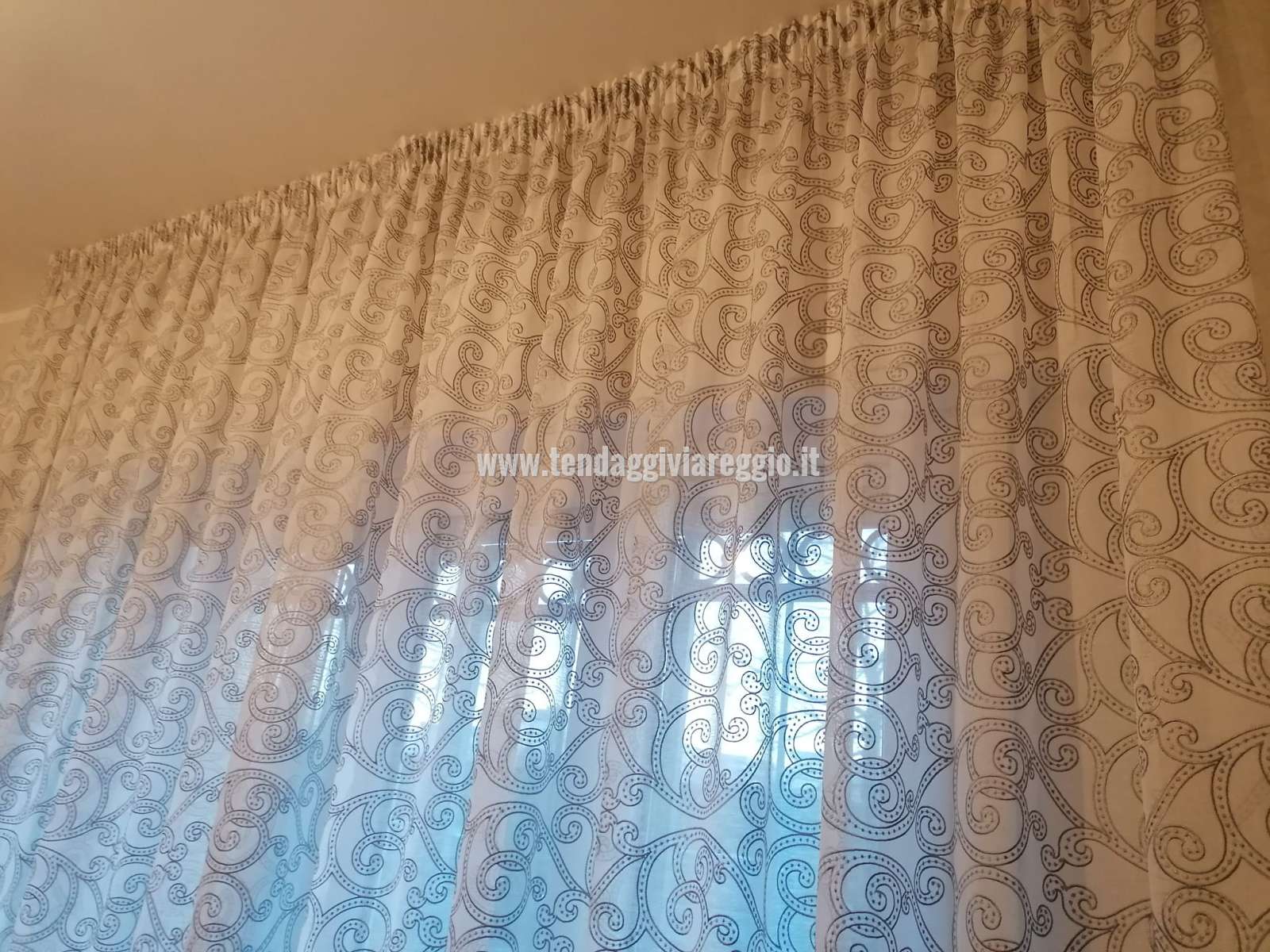 Tenda ricamata modello ARABESQUE