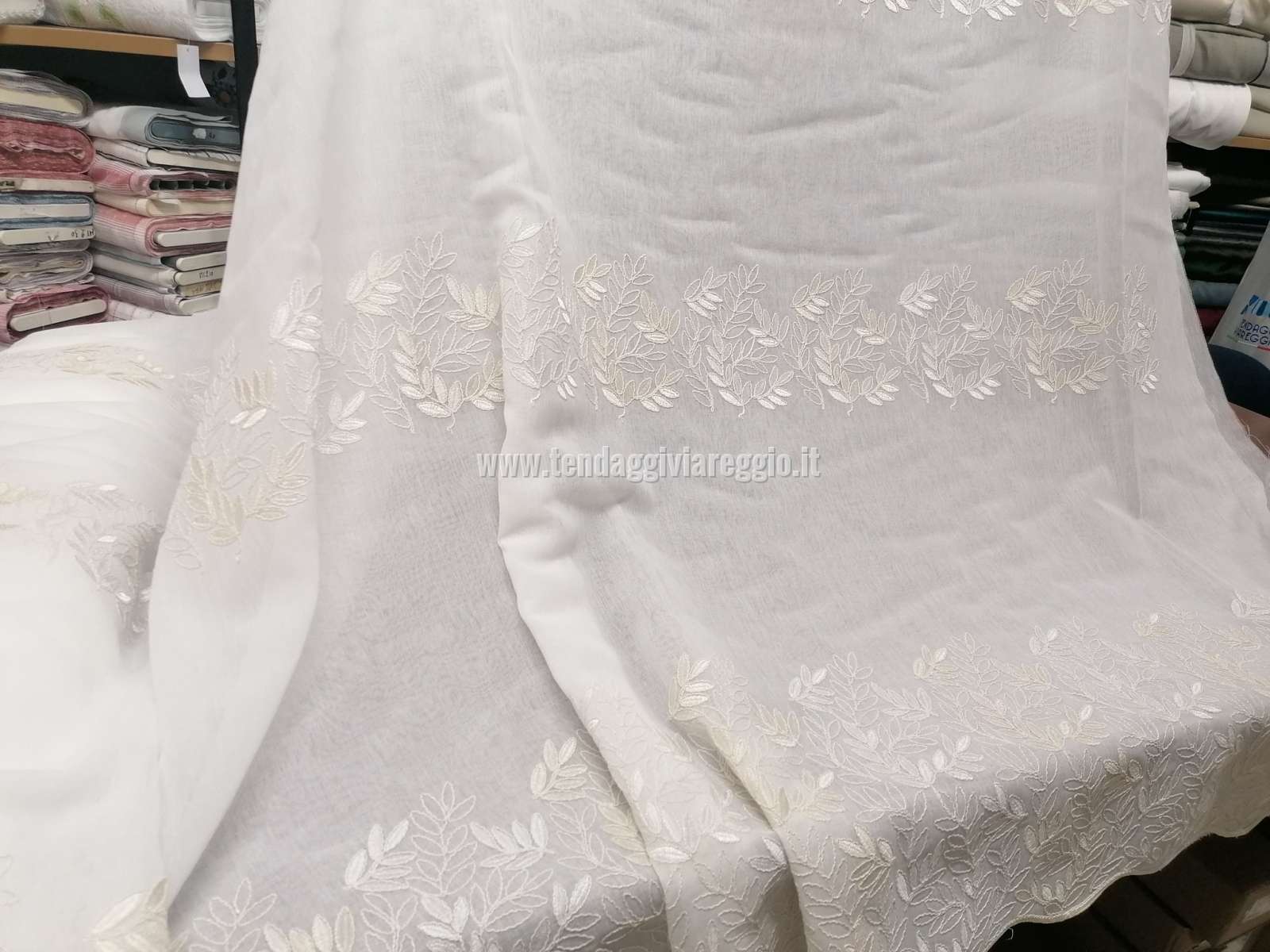 Tenda ricamo a rilievo rebrodé modello ALLORO