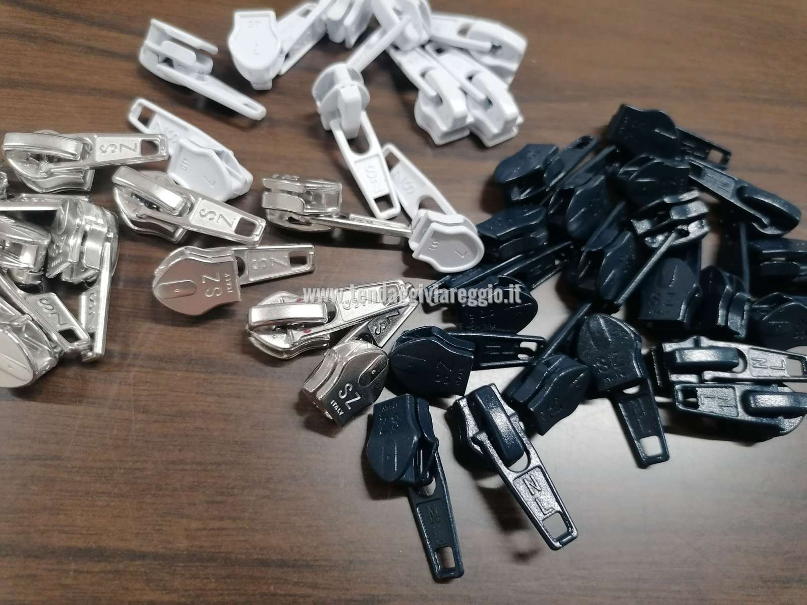 CERNIERA a metraggio Catena metallica 6 e CURSORI Nylon 6