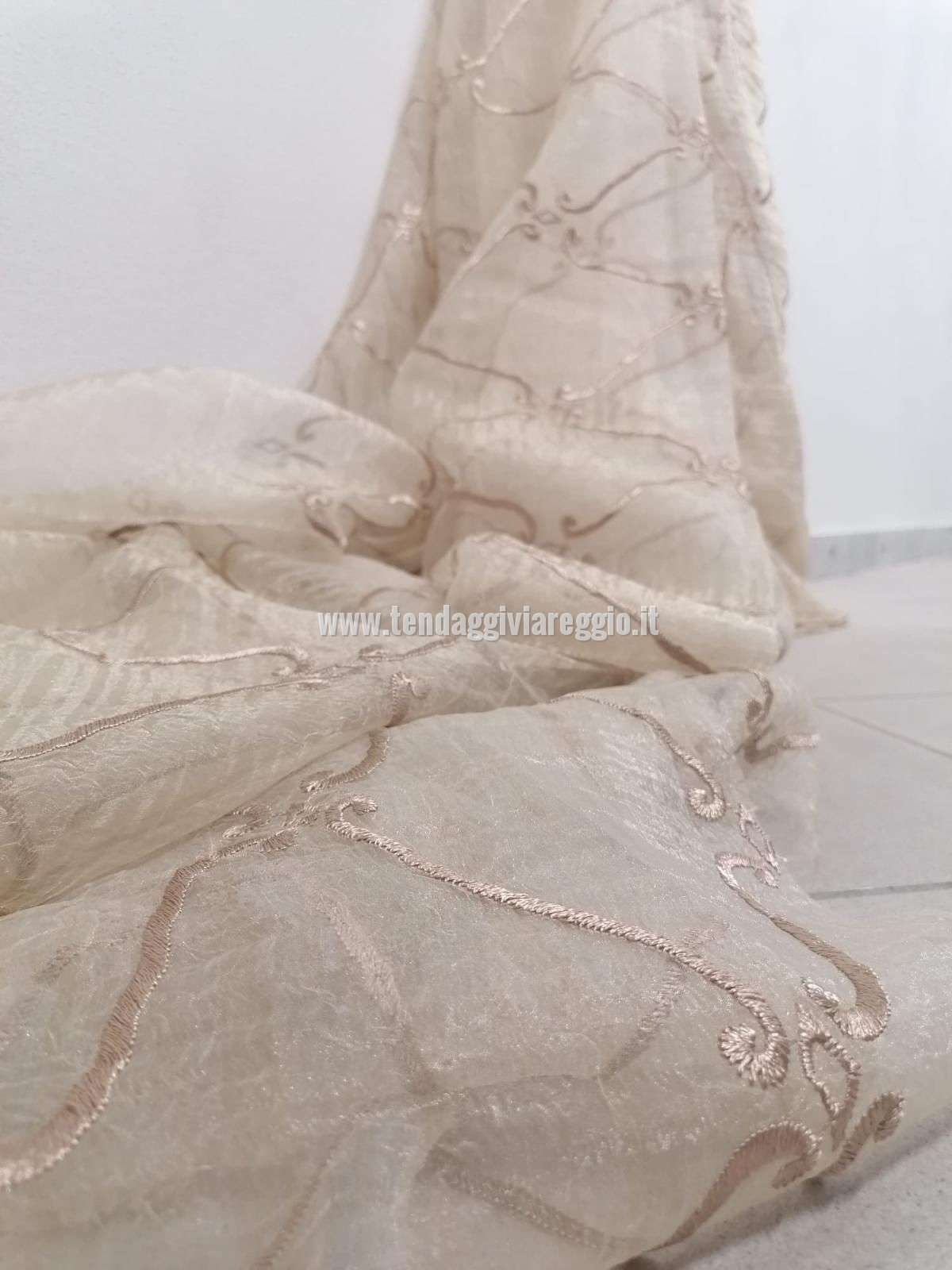 Ultimo taglio mt 4.30 STROPICCIATO RICAMATO beige