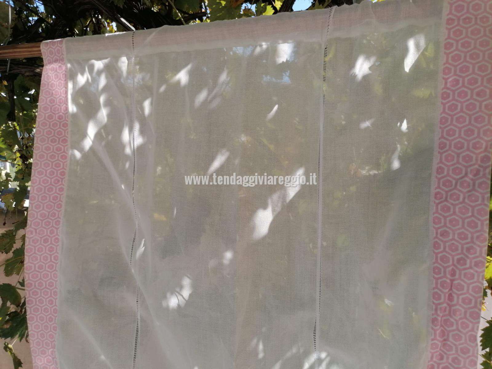 Tendina a pacchetto color rosa modello BEE