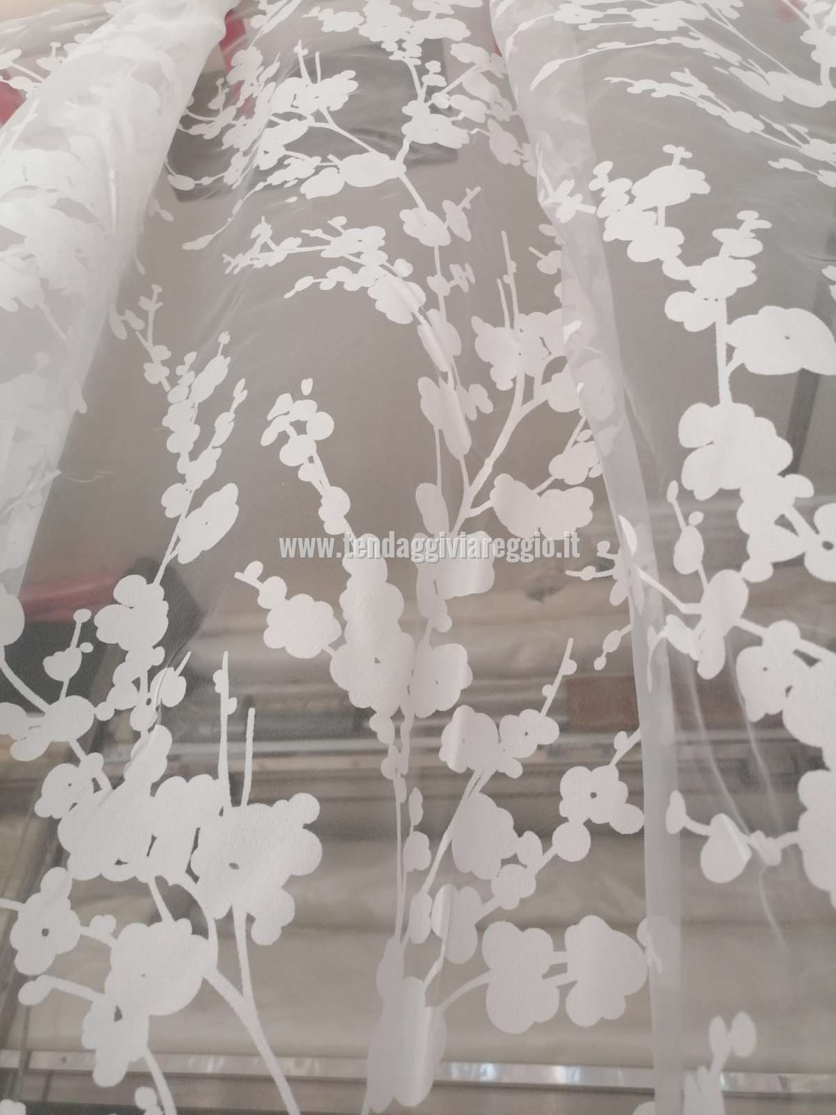 Tenda Dévoré su organza FIORI DI PESCO in stock!