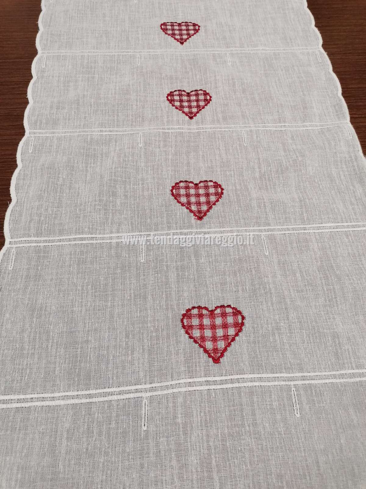 Tendina ricamata a taglio già pronta modello RED HEART