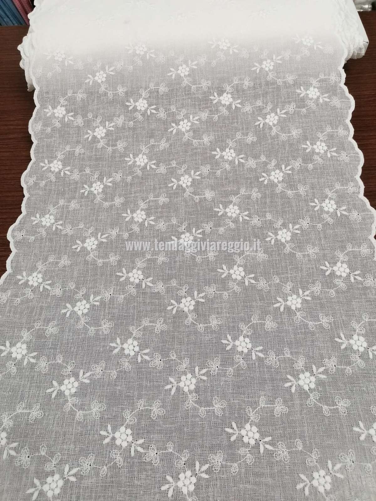 Tendina a metraggio ricamata LIBERTY in varie larghezze disponibili