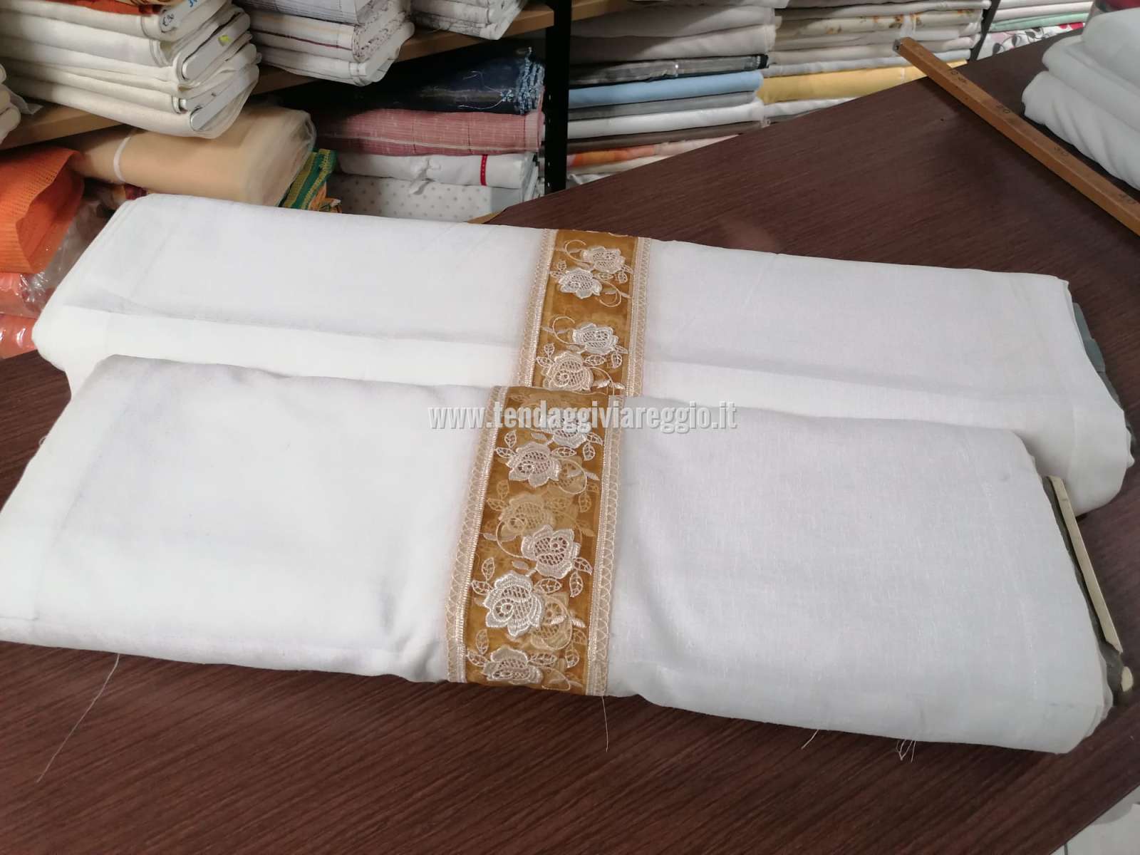 Tendina a vetro con INSERTO ORGANZA RICAMATA ORO