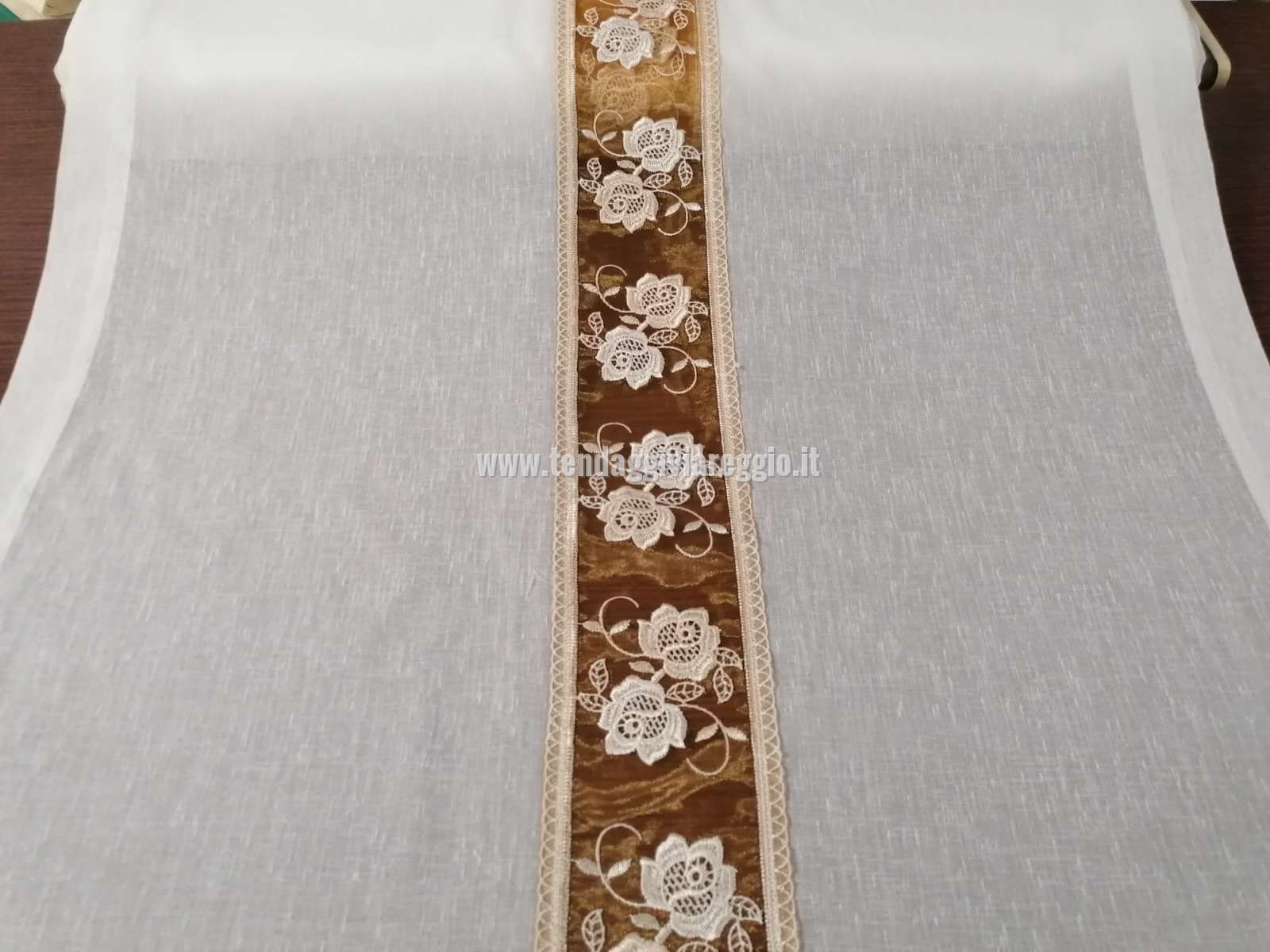 Tendina a vetro con INSERTO ORGANZA RICAMATA ORO