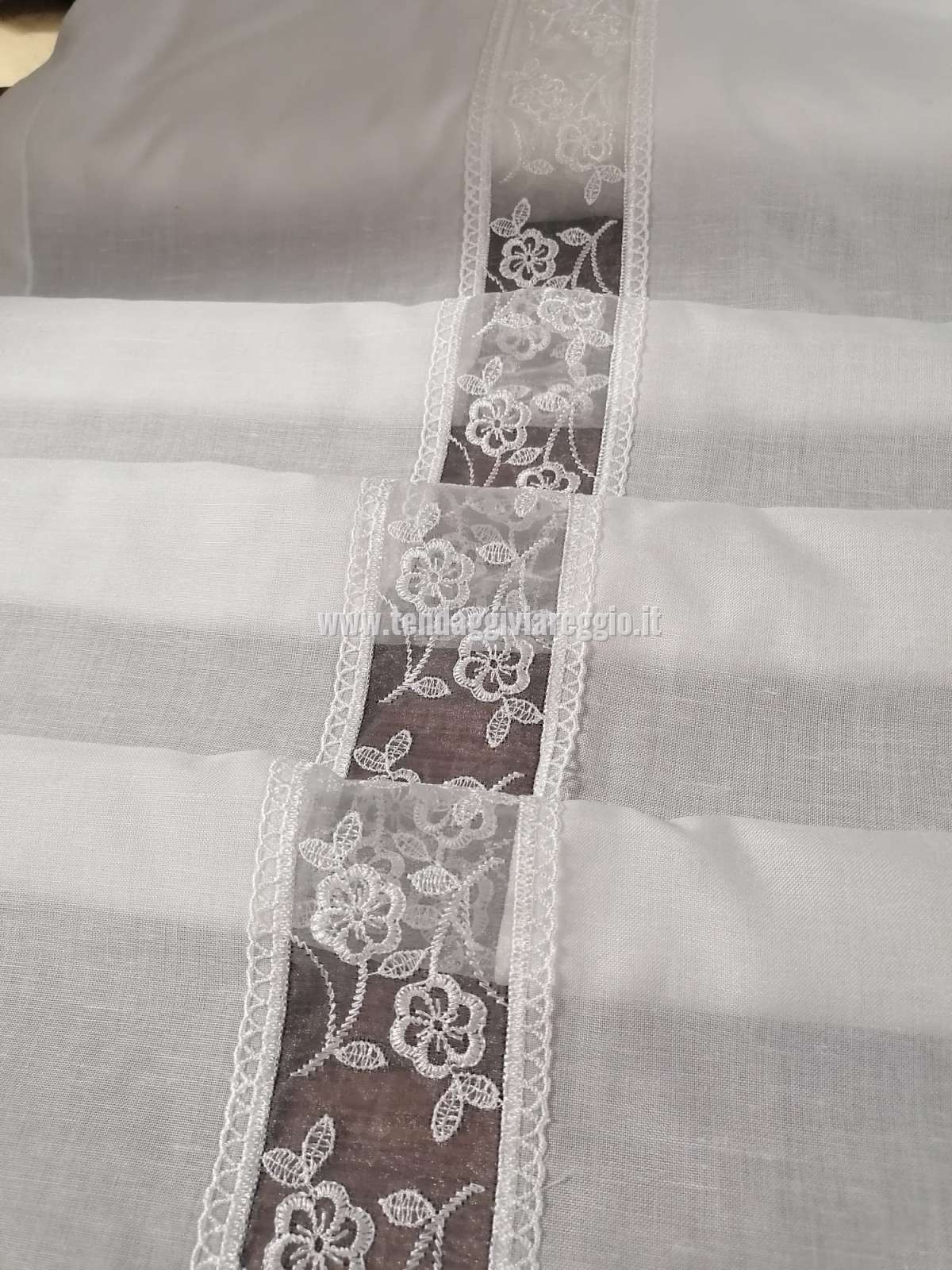 Tendina a vetro con INSERTO ORGANZA RICAMATA