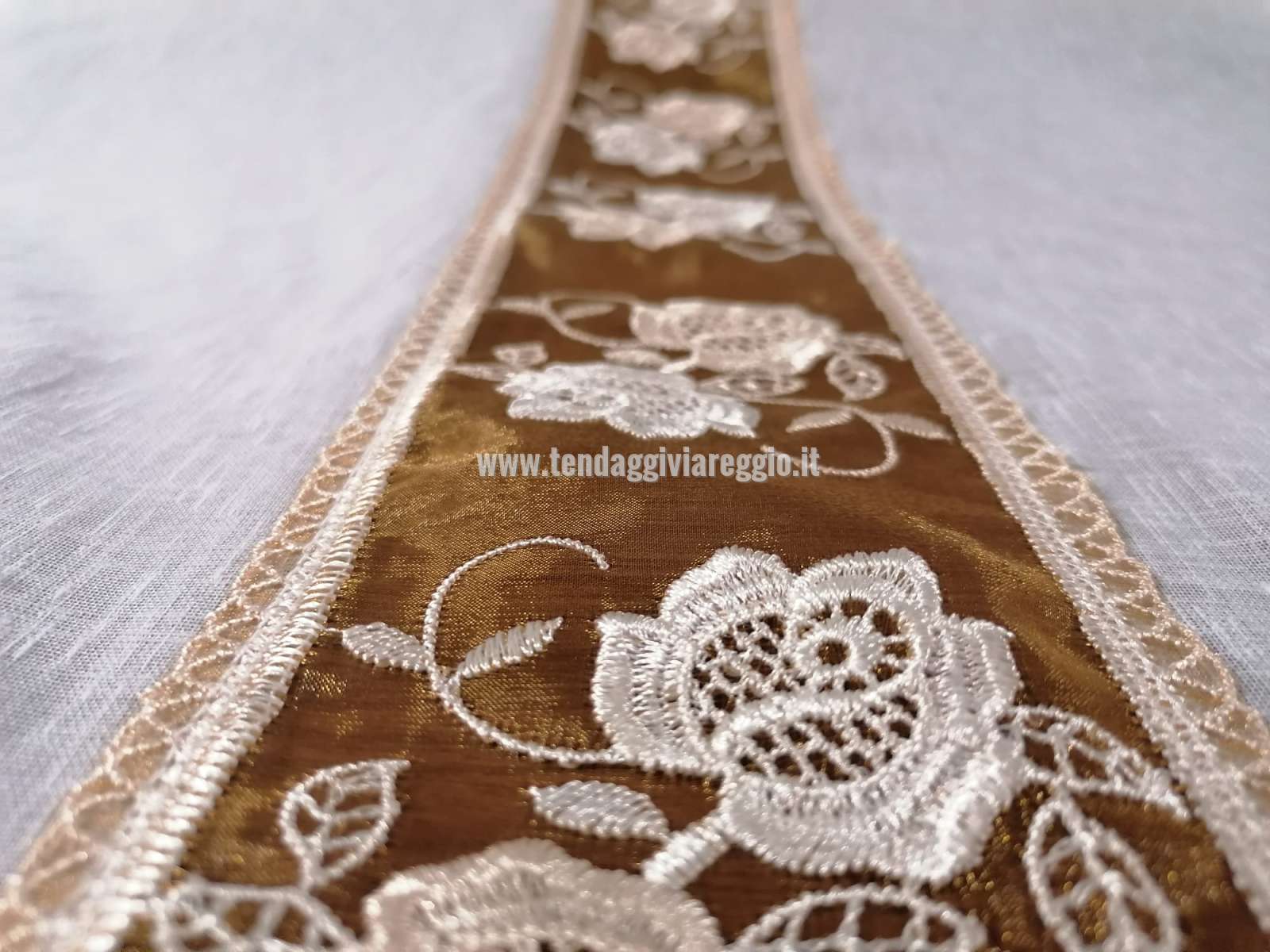 Tendina a vetro con INSERTO ORGANZA RICAMATA ORO