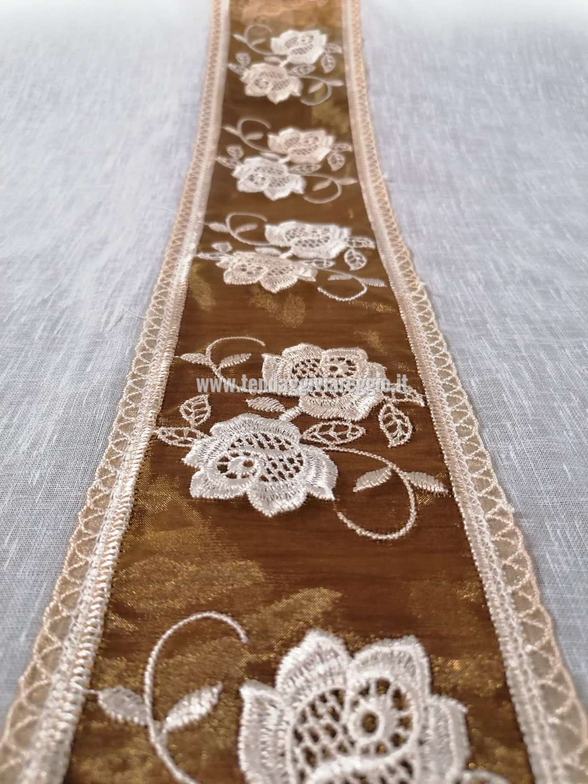 Tendina a vetro con INSERTO ORGANZA RICAMATA ORO