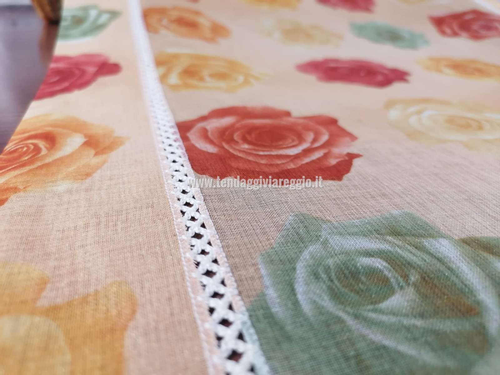 Tendina con crocchette laterali modello ROSE MULTICOLORE