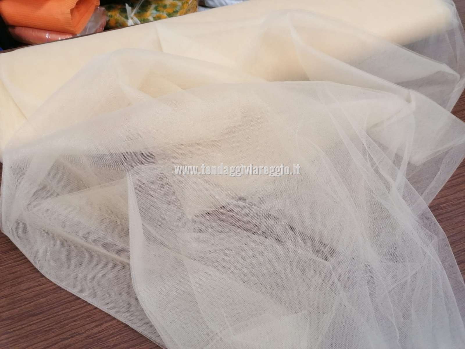 TULLE color CAMMELLO in altezza 300 cm circa