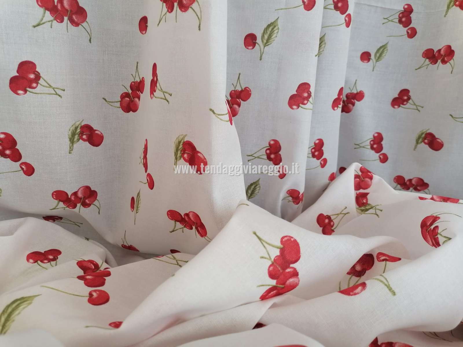 Tenda a metraggio modello CHERRY stampata su fondo in misto lino