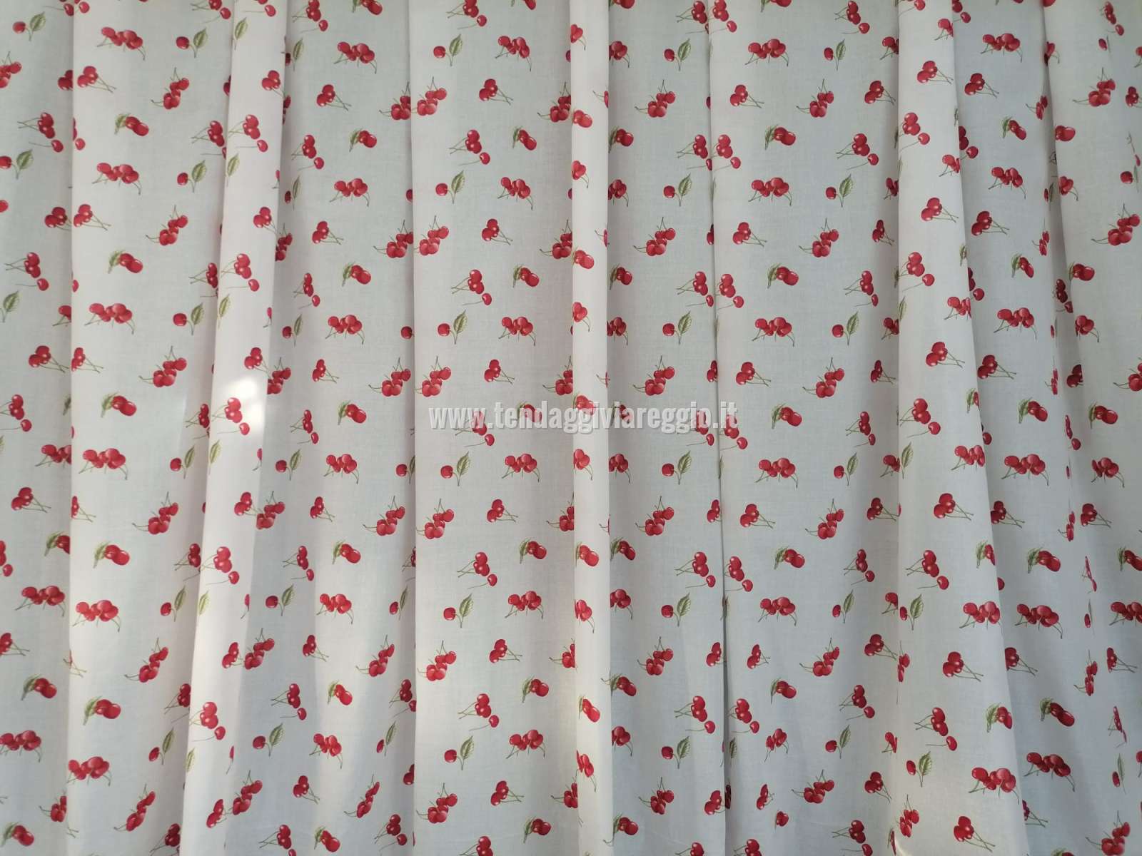 Tenda a metraggio modello CHERRY stampata su fondo in misto lino