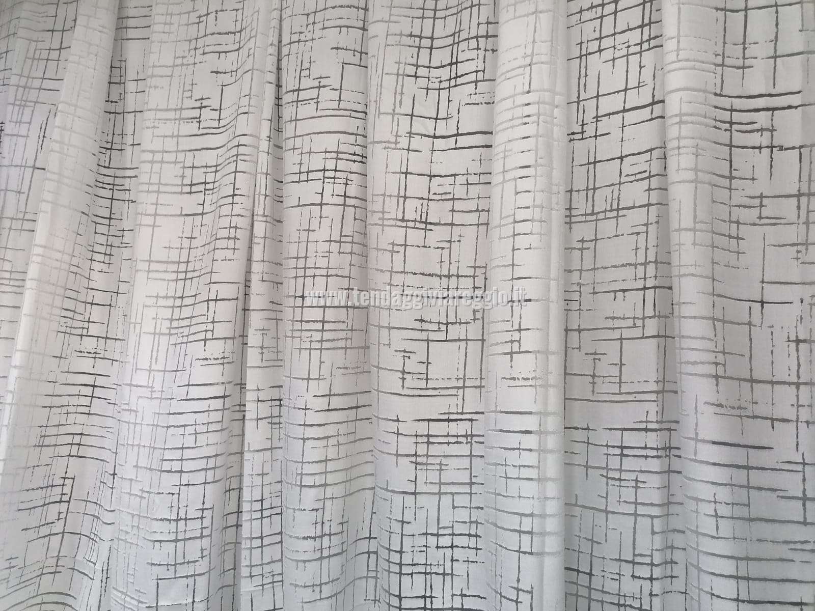 Tenda DEVORE' modello GRAFFIATO