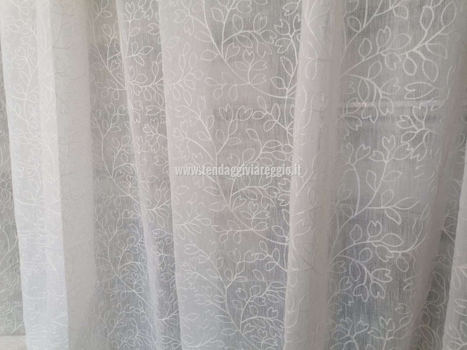 Tenda a metraggio ricamata modello CARMEN