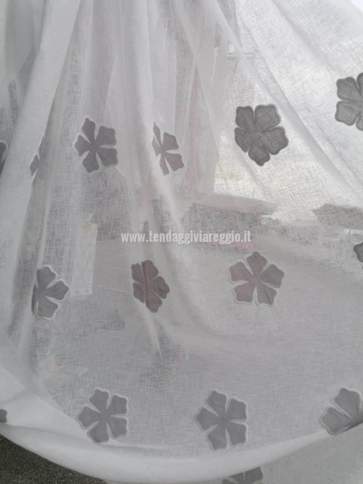 Tenda fondo ASYA con ricamo PENTAFOGLIO riportato