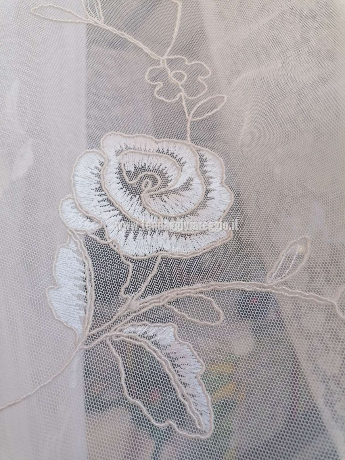 Tenda in TULLE RICAMATO modello ROSES con filo a rilievo REBRODE'