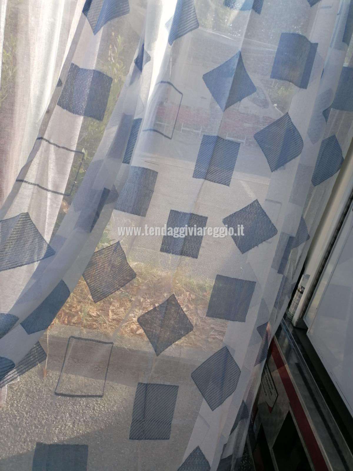 Tendone confezionato con anelli MARELLA color celeste