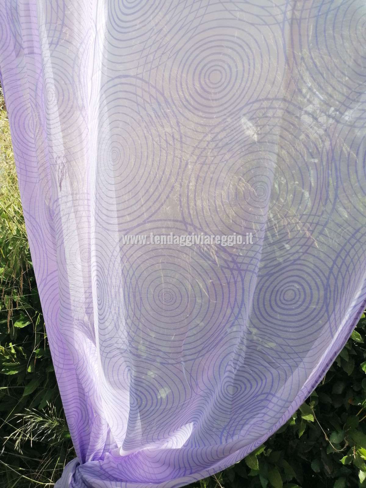 Tenda confezionata con passanti e nastro arricciante modello VINILE
