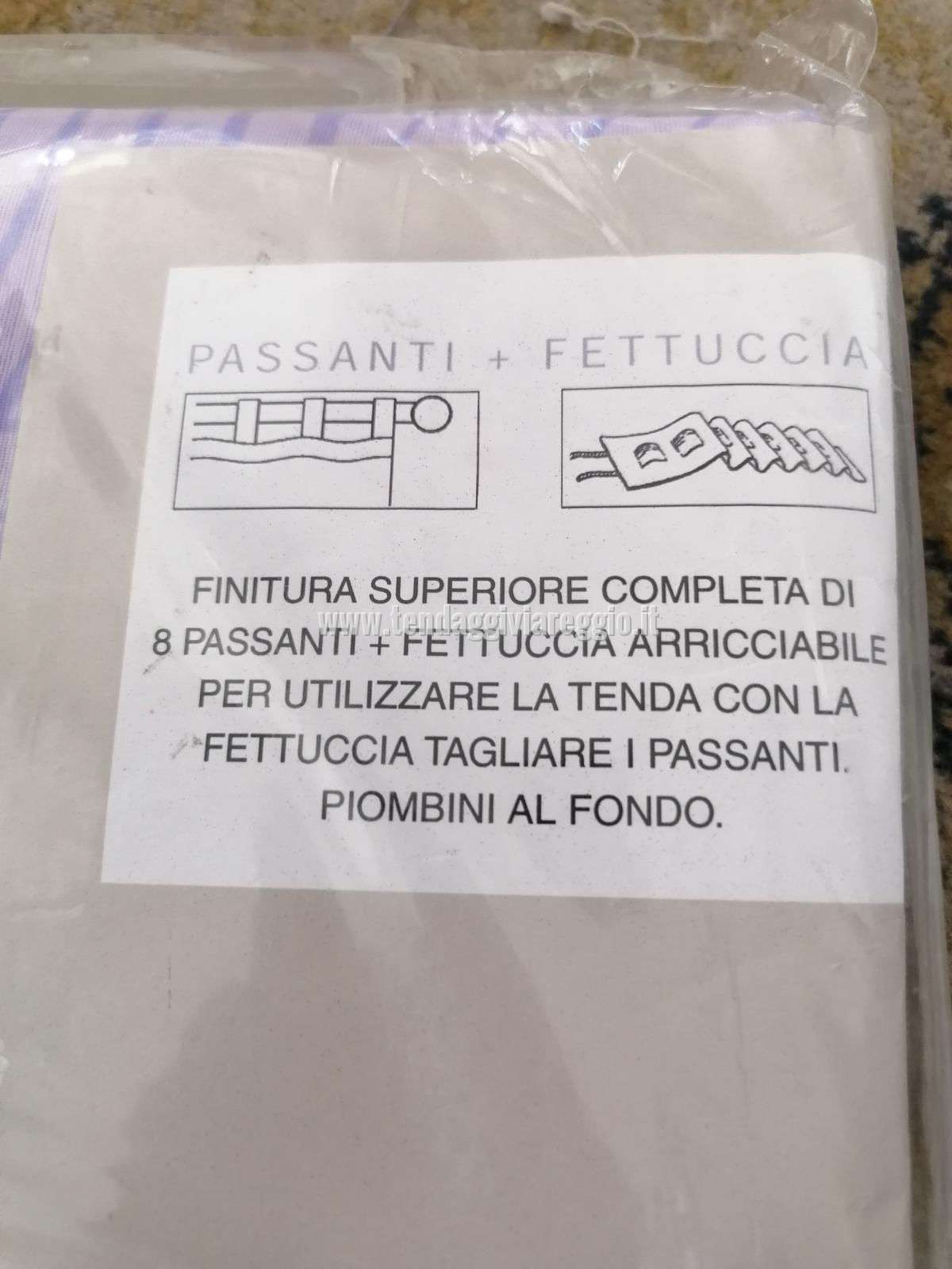 Tenda confezionata con passanti e nastro arricciante modello VINILE