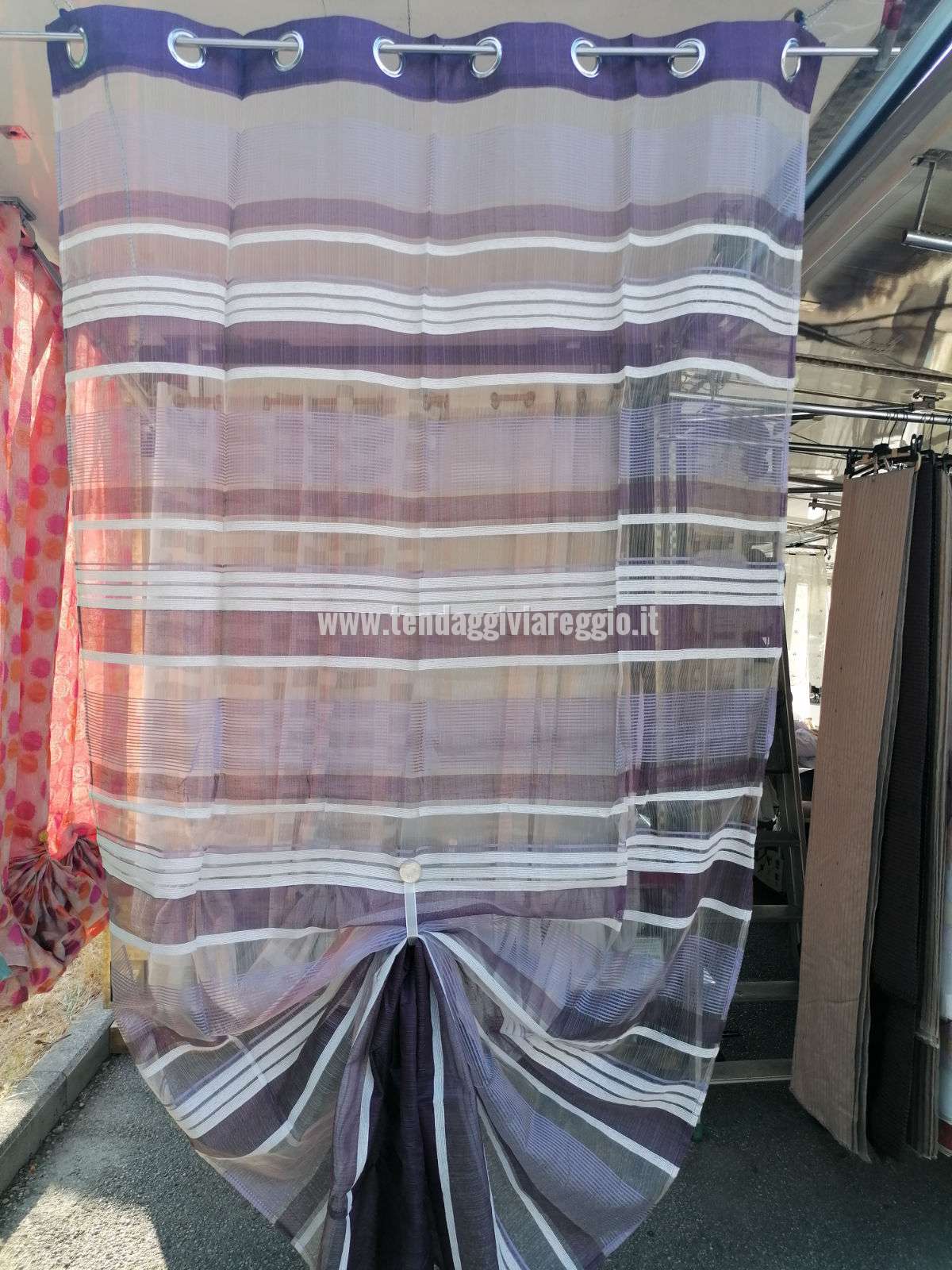 Tenda confezionata con anelli OSLO color viola
