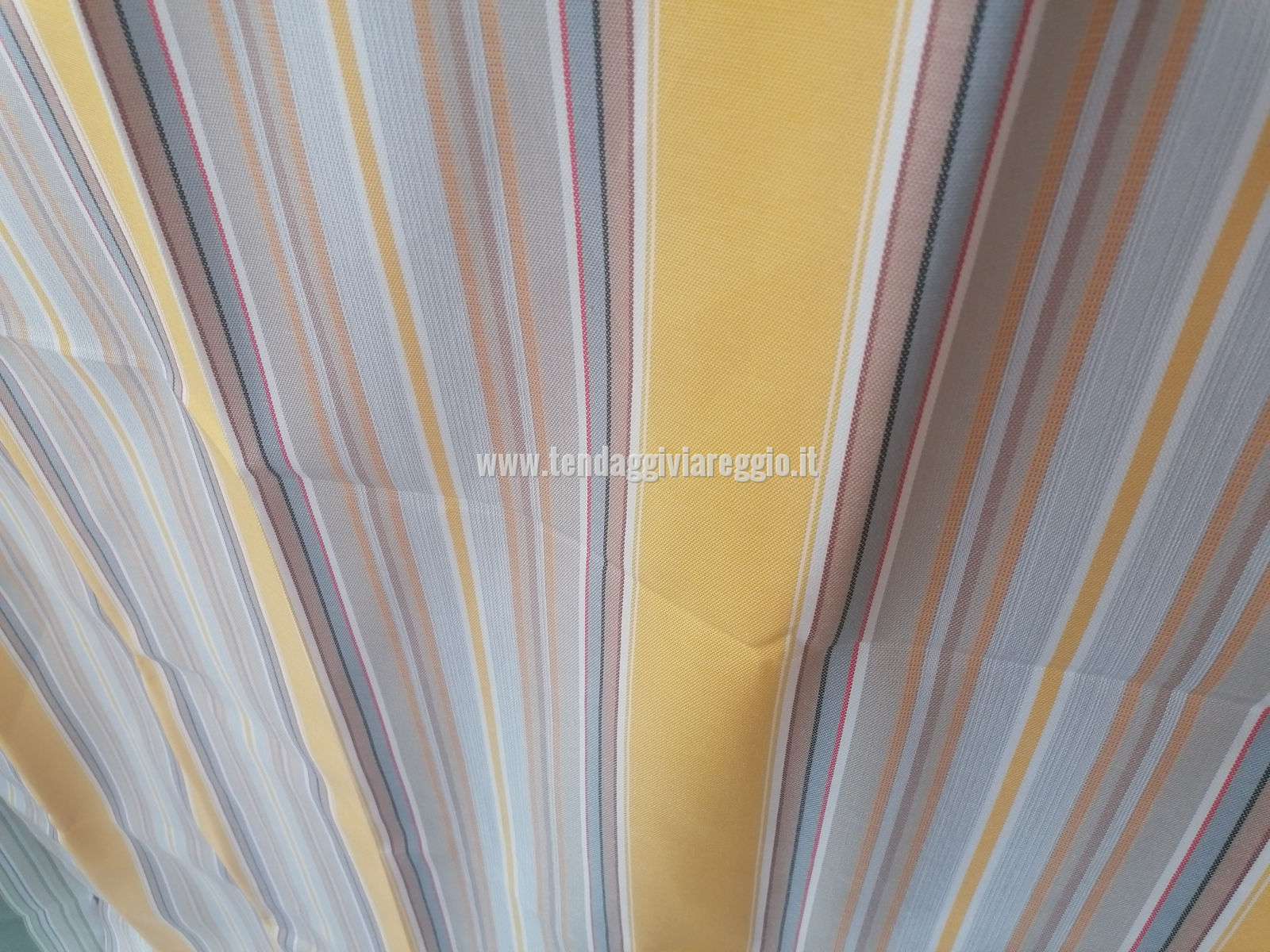 Tenda da sole confezionata modello RIMINI righe miste misura per porta