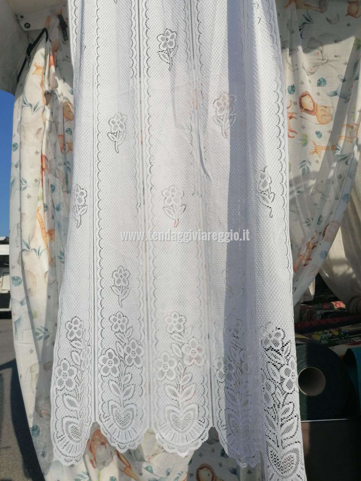 Tendina tirolese traforata MARGHERITA colore bianco