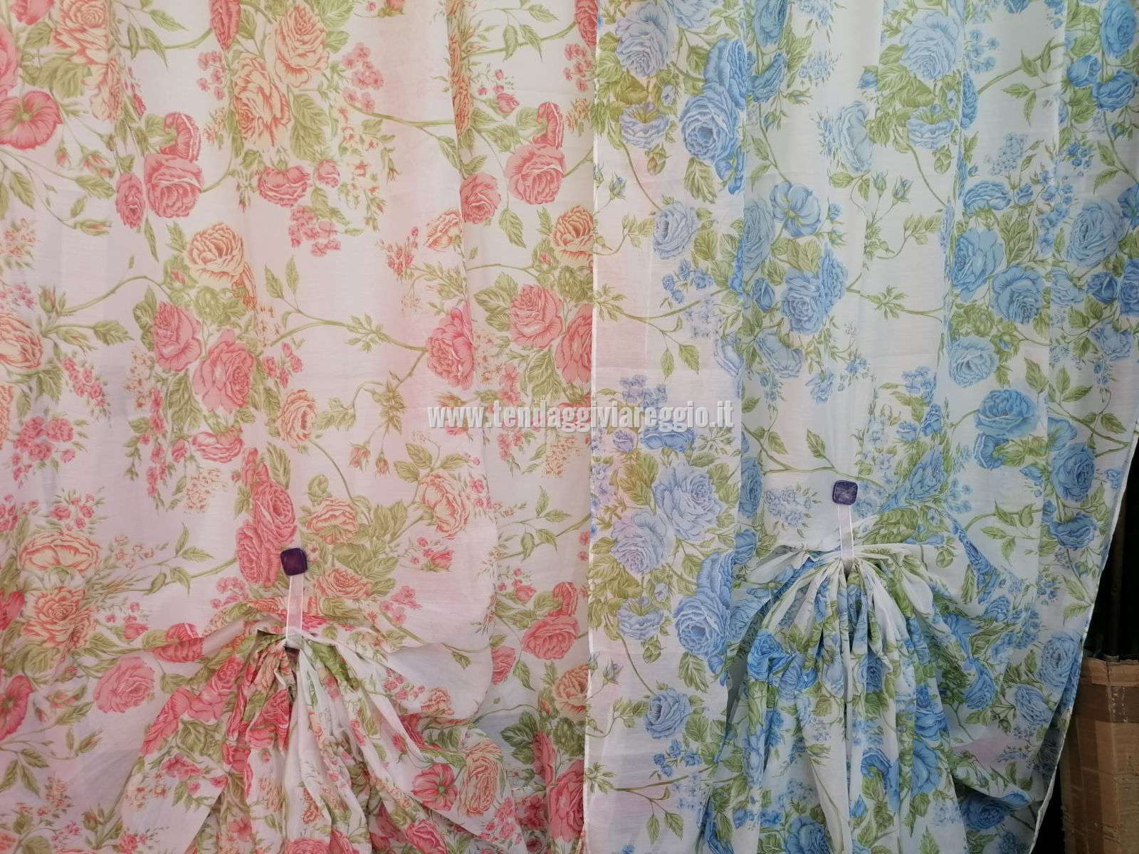 Tenda confezionata SANDERSON con passanti per bastoni e fettuccia per scorritenda