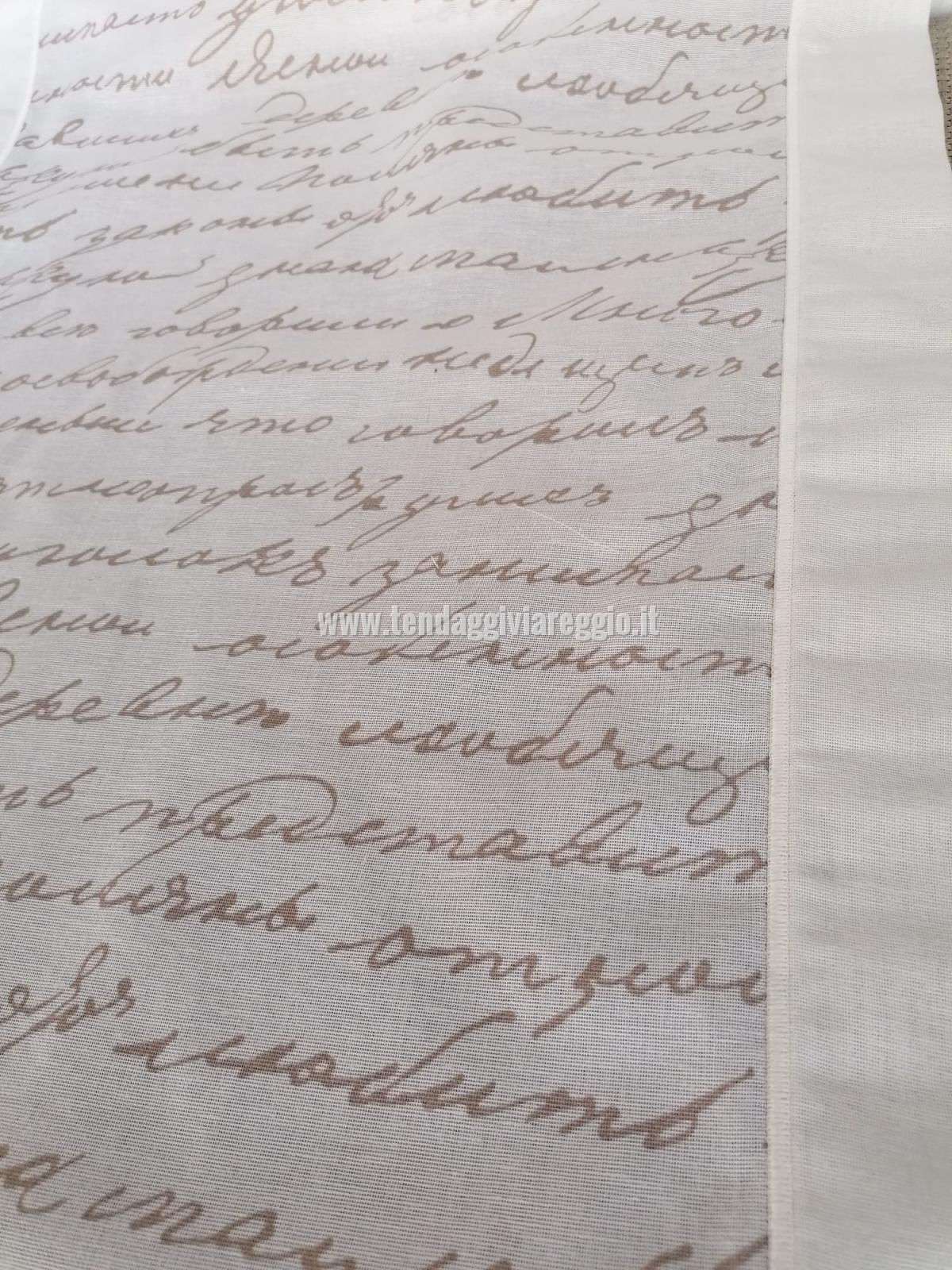 Tendina a vetro con scritte articolo poesia a metraggio con bordatura laterale