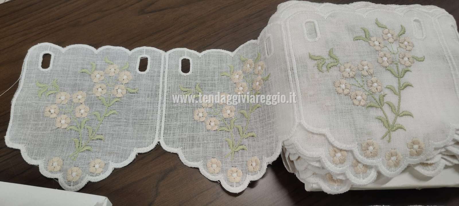 Tendina tirolese cm 17 modello FIORITO rifinitura